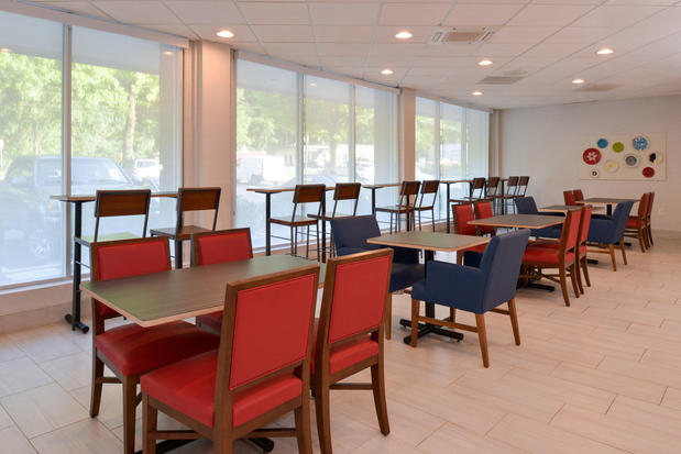 Images Holiday Inn Express Towson Baltimore N by IHG