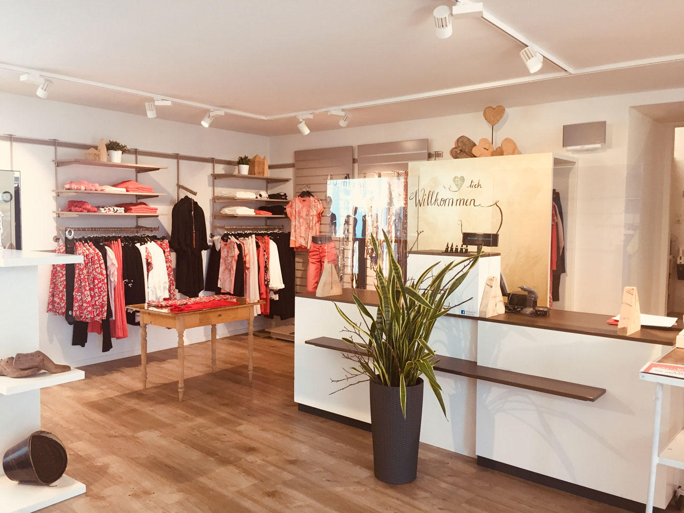 Moser Mode GmbH, Dorfstrasse 49 in Belp