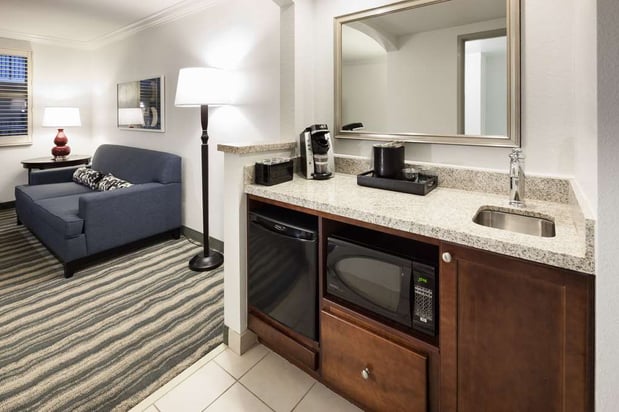 Images Embassy Suites by Hilton Tampa Brandon