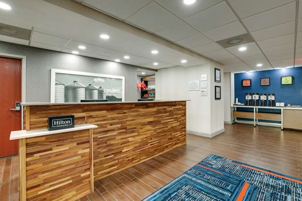 Images Hampton Inn & Suites St. Louis-Edwardsville