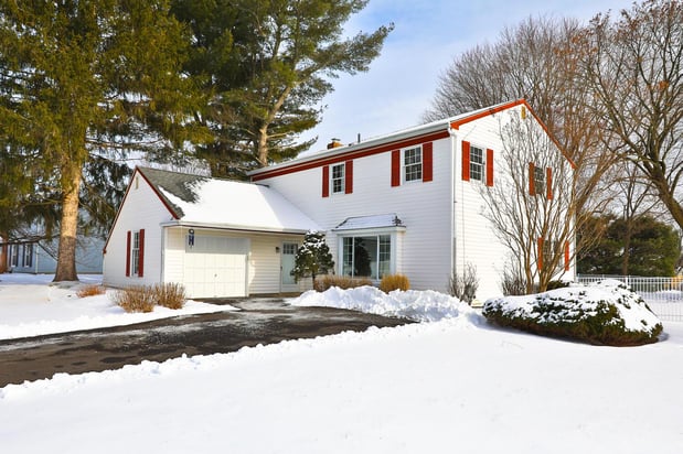 Images Quinn & Wilson, Realtors