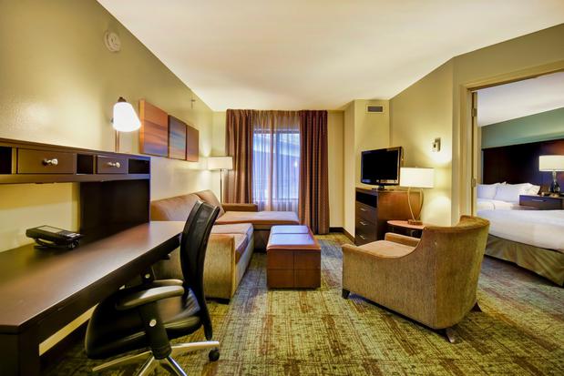 Images Staybridge Suites Middleton/Madison-West by IHG