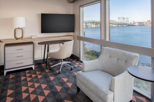 Images Holiday Inn Portland - Columbia Riverfront by IHG