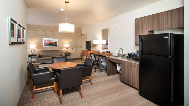 Images Holiday Inn Express & Suites Pocatello by IHG