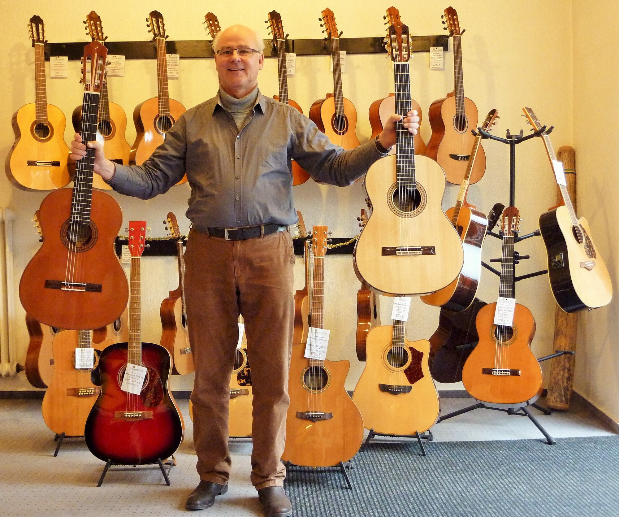 Bilder Rössler Gitarren