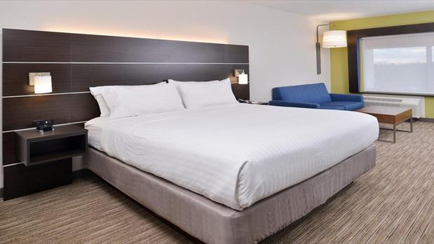Images Holiday Inn Express & Suites Parkersburg East, an IHG Hotel
