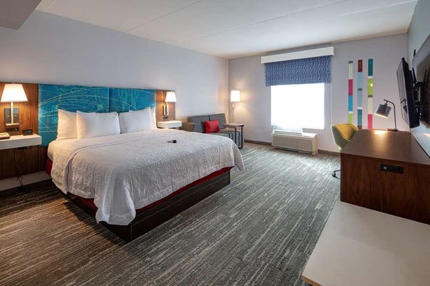 Images Hampton Inn & Suites Charlotte-Airport