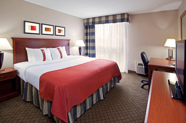 Images Holiday Inn & Suites Cincinnati-Eastgate (I-275E) by IHG