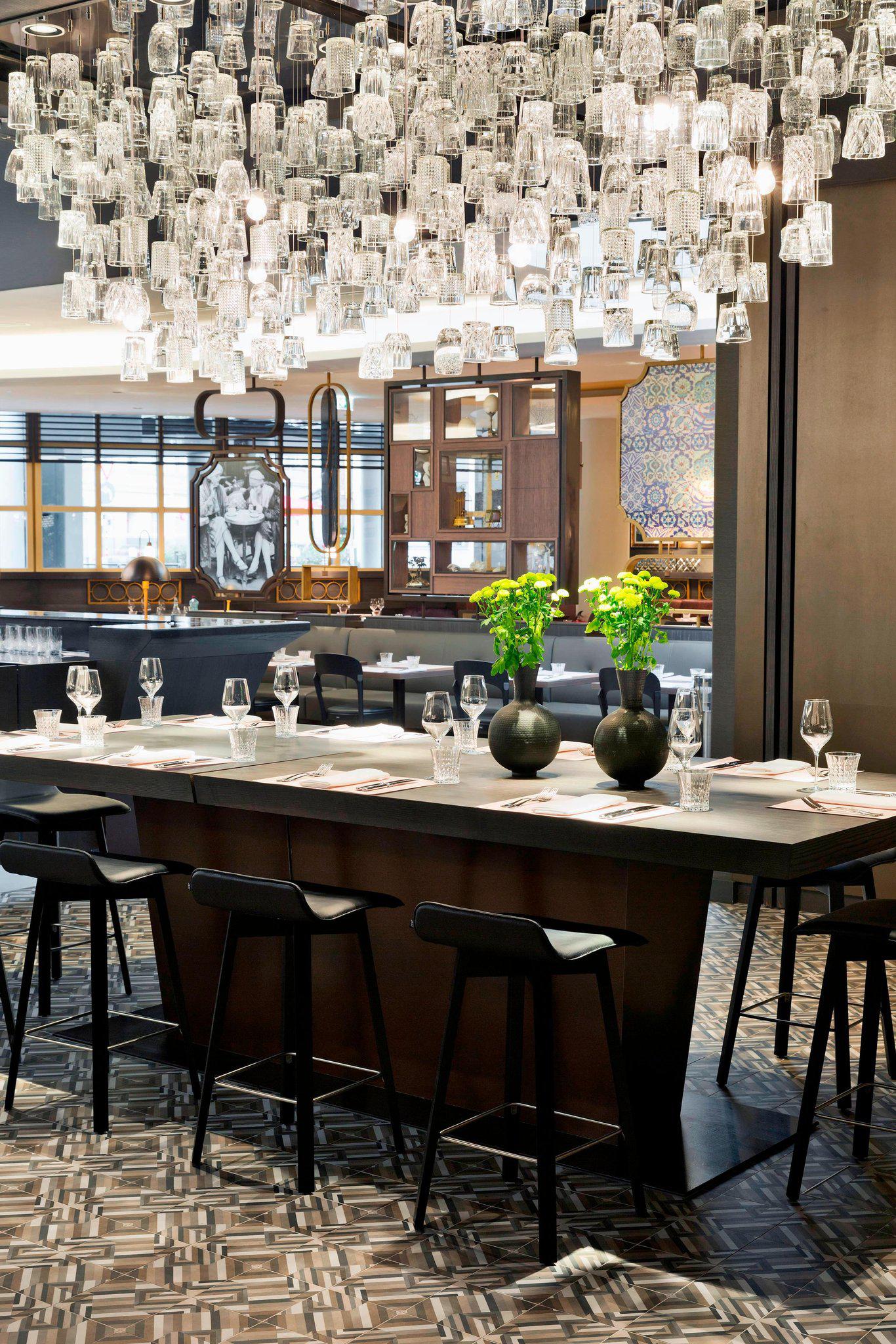 Renaissance Wien Hotel, Linke Wienzeile/Ullmannstrasse 71 in Vienna