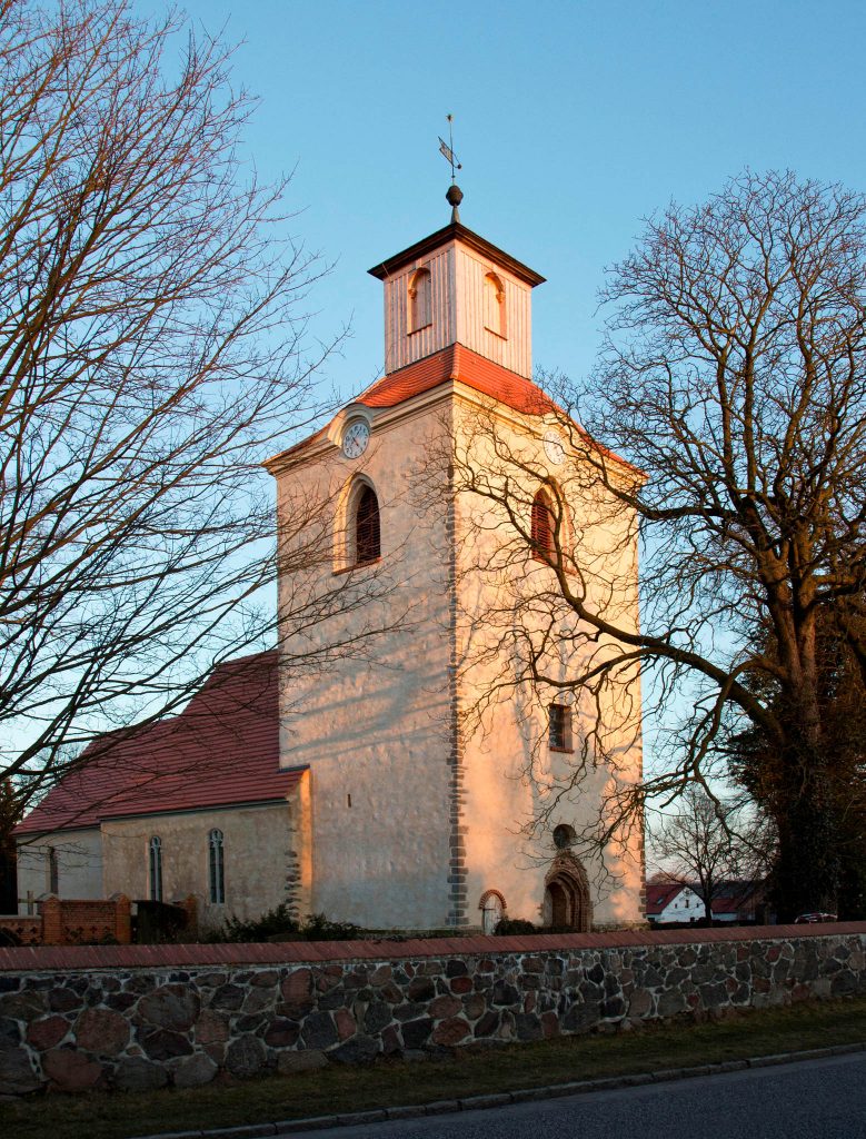 Kirche Steinhöfel - Pfarrsprengel St. Marien-Domgemeinde Fürstenwalde (Spree) und Umland, Demnitzer Straße 31 in Steinhöfel