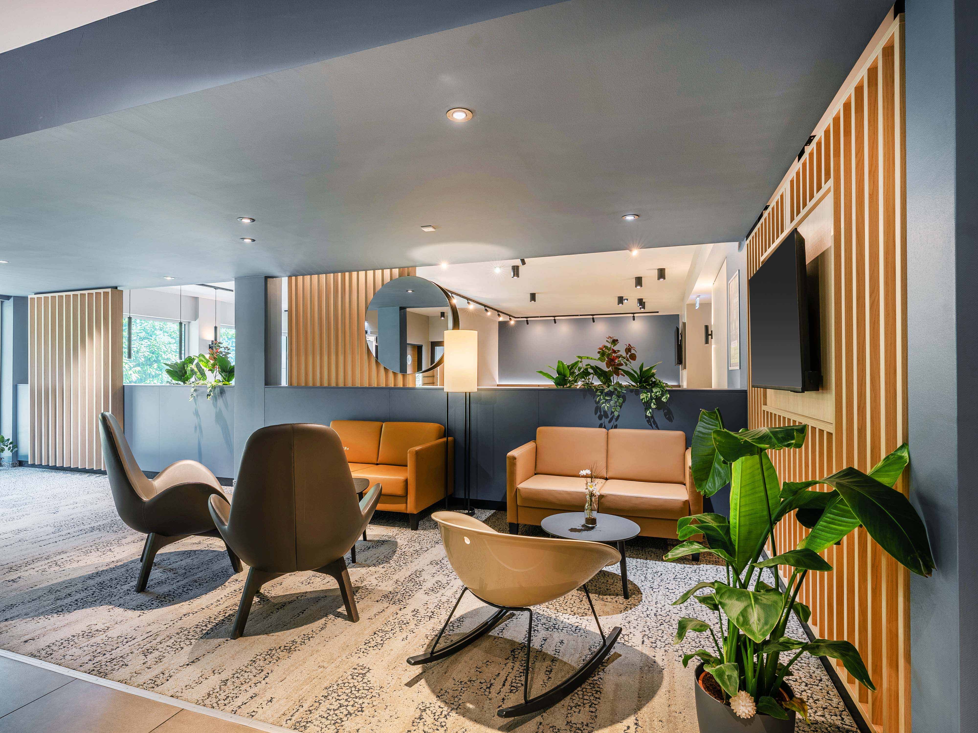 B&B HOTEL Freiburg-Süd, Munzinger Straße 1b in Freiburg