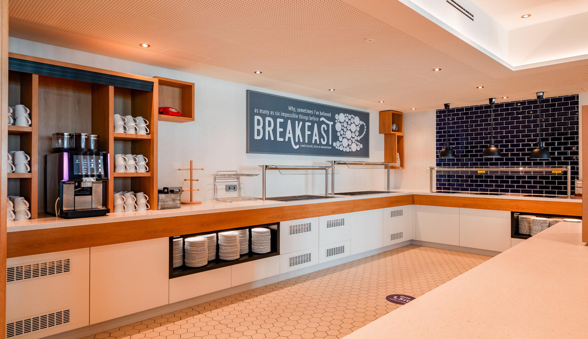 Premier Inn Munich Airport Sued hotel breakfast area