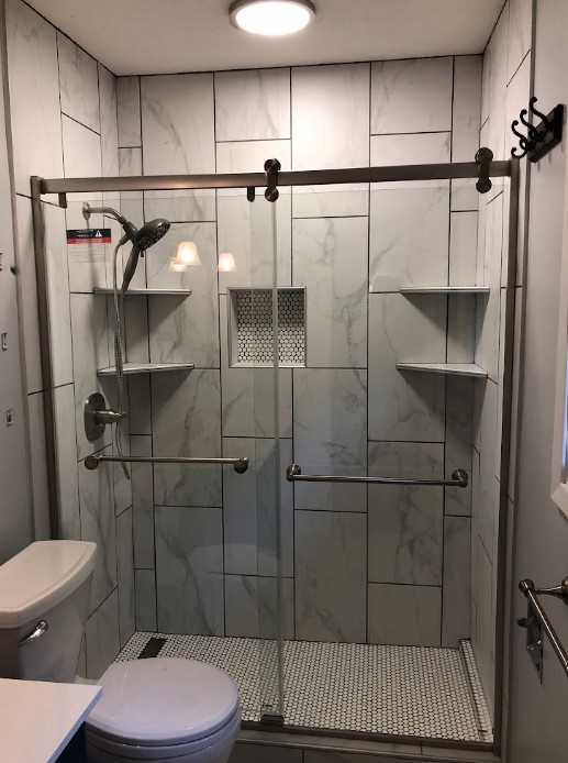 West Des Moines Ia

This was your typical 80s/90s master bath. We took out a one piece tub and added 