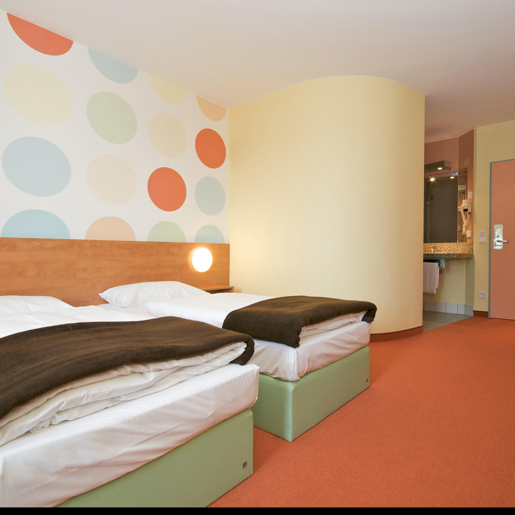 Hotel Holledau, An der Autobahn 1 in Geisenhausen