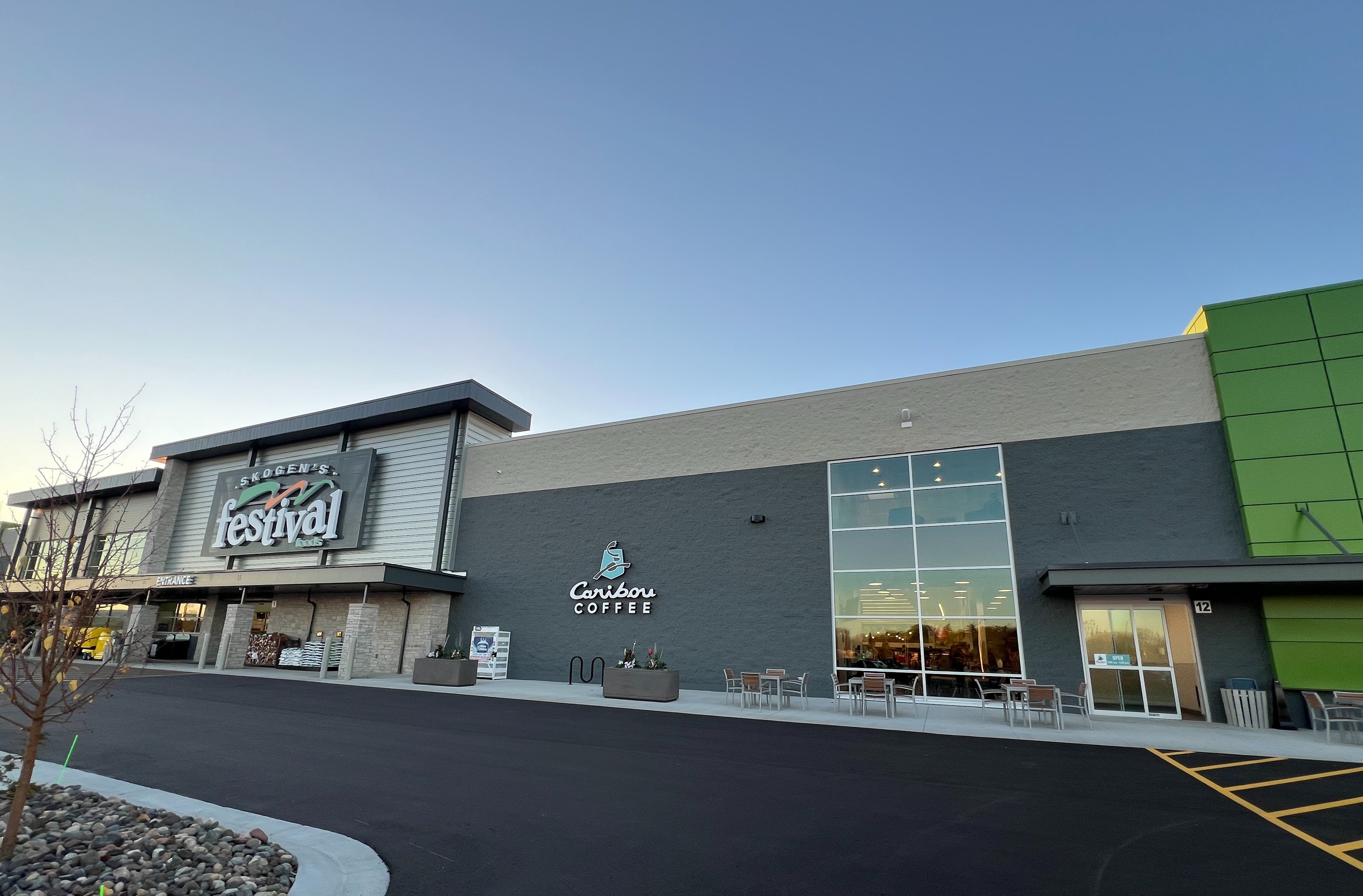 Storefront of the Caribou Coffee at 1616 Crest View Drive in Hudson