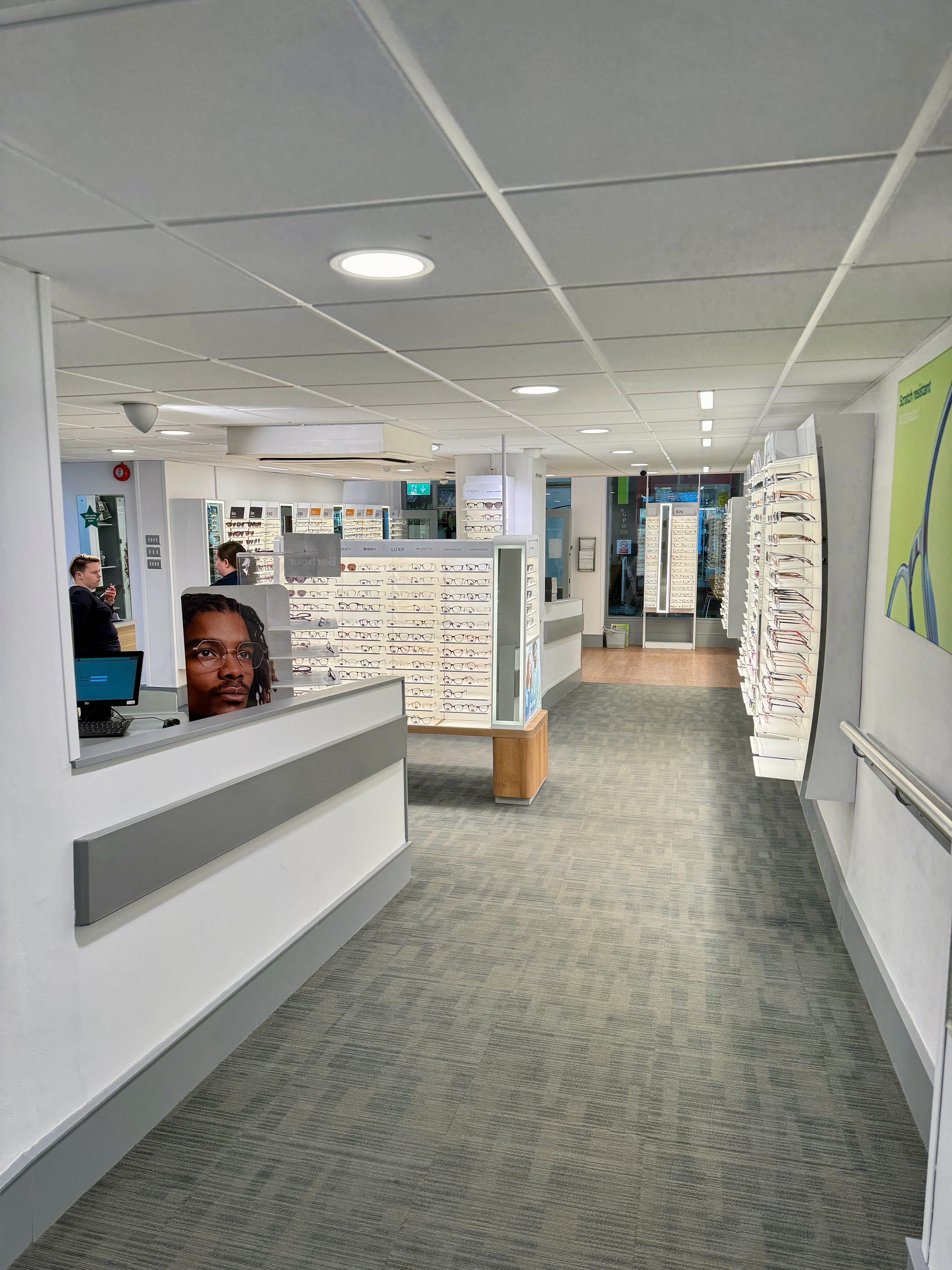 Specsavers Opticians & Audiologists - Henry Street - Dublin 4