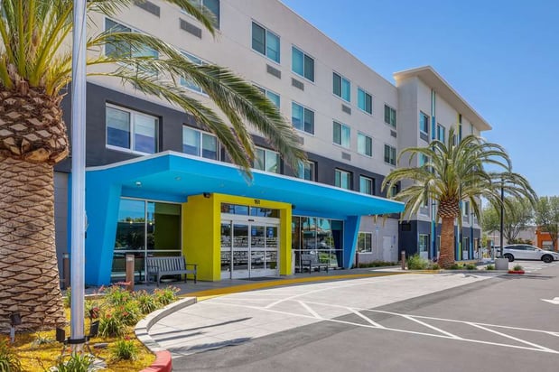 Images Tru by Hilton Lathrop