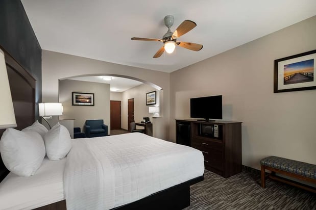 Images Best Western Plus Lake Dallas Inn & Suites