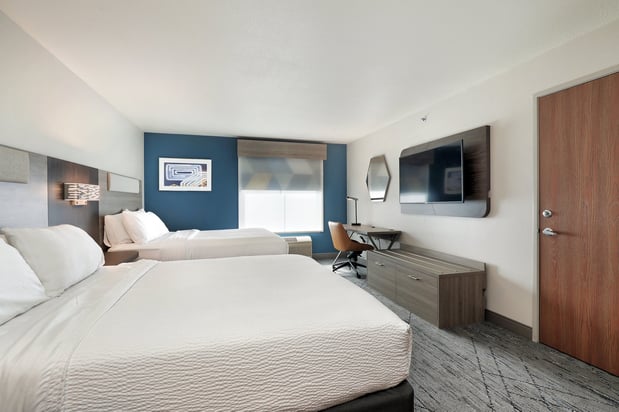 Images Holiday Inn Express & Suites Milwaukee-New Berlin by IHG
