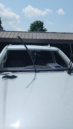 Images Skyview Auto Glass Walled Lake