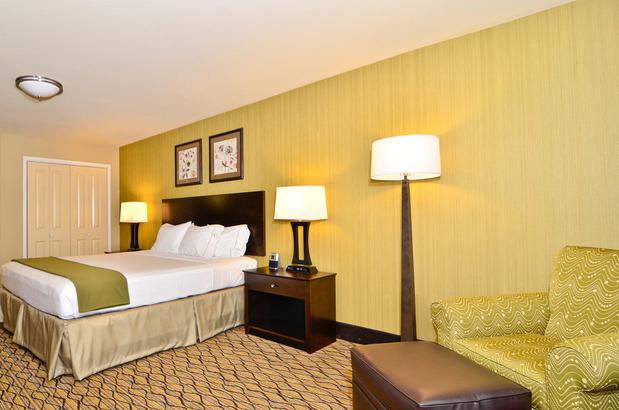 Images Holiday Inn Express & Suites Williston, an IHG Hotel