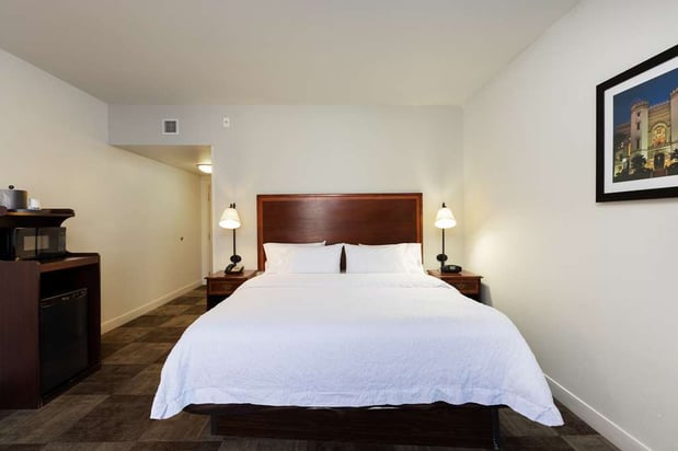 Images Hampton Inn & Suites Baton Rouge - I-10 East
