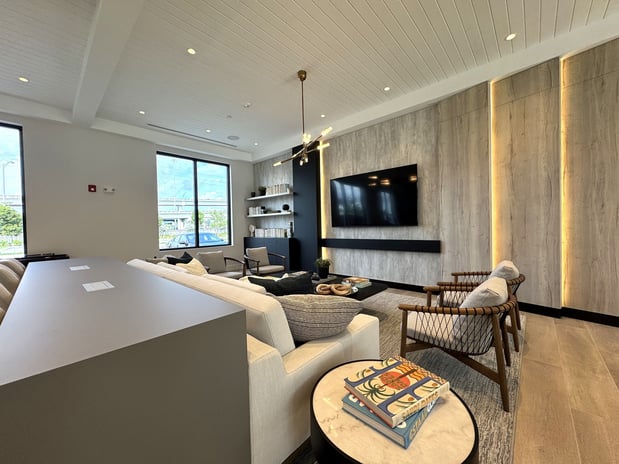 Images Caroline Golden Glades