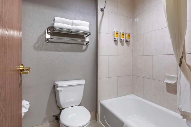 Images Best Western Plus Mansfield Inn & Suites