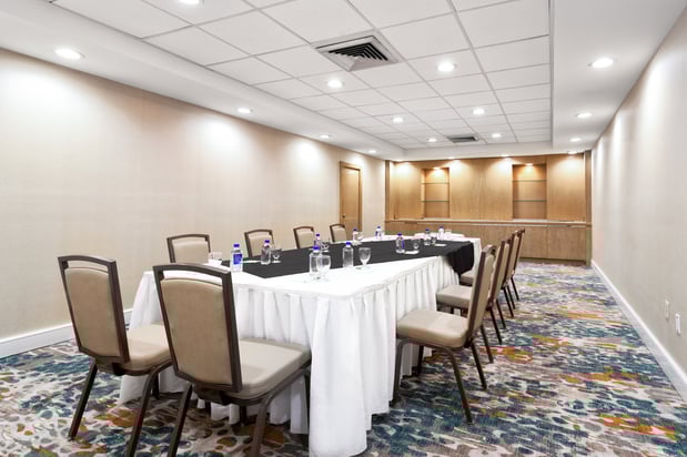 Images Holiday Inn Miami West - Airport Area by IHG