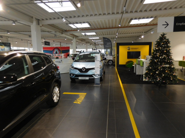 Renault Retail Group Pankow innen