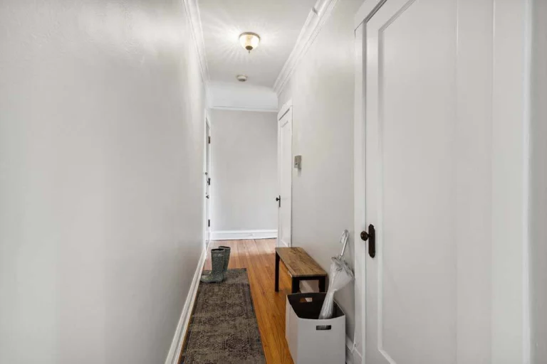Images The Bryant at Oak Park I & II Apartments