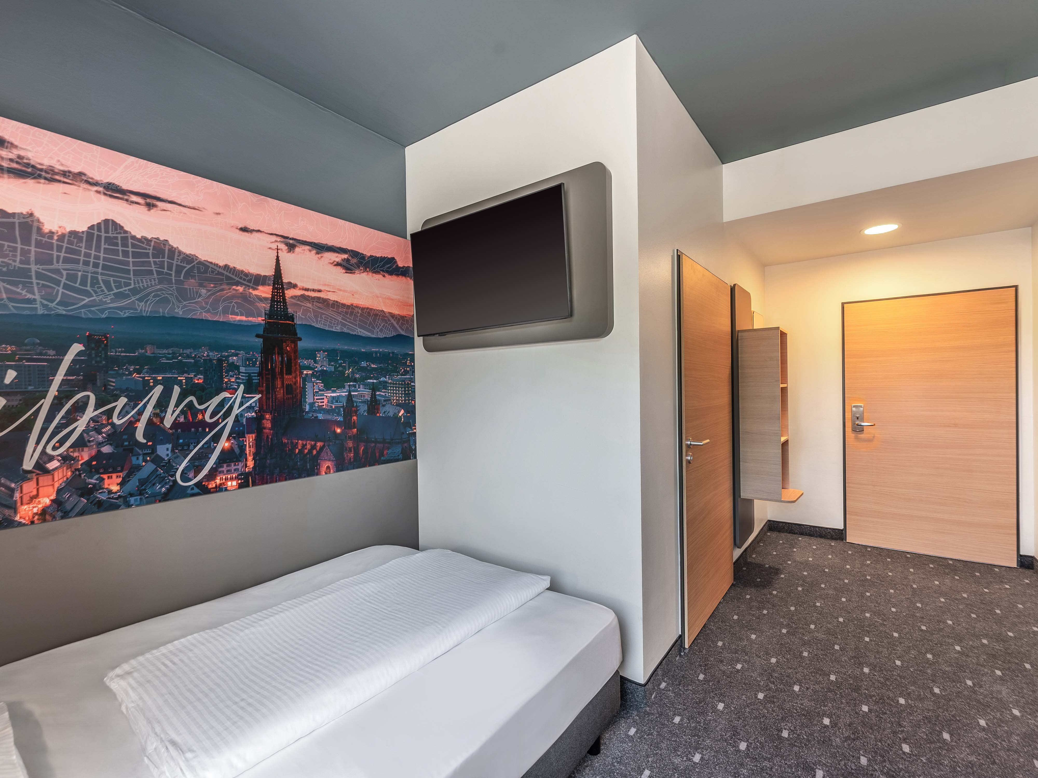 B&B HOTEL Freiburg-Süd, Munzinger Straße 1b in Freiburg