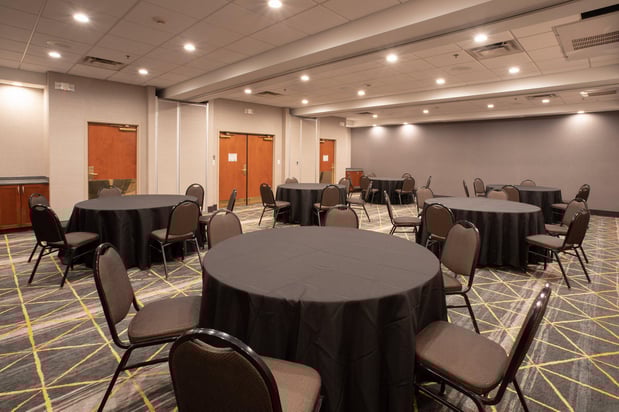 Images Holiday Inn & Suites Goodyear - West Phoenix Area by IHG