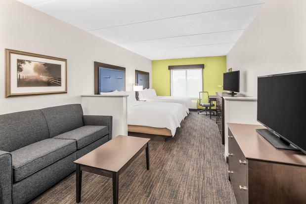 Images Holiday Inn Express & Suites Wilmington-Newark by IHG