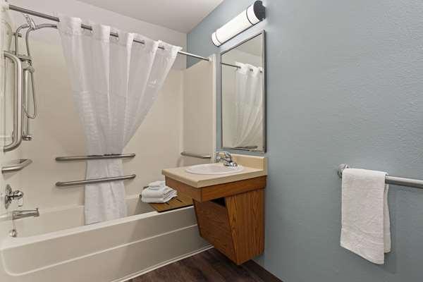 Images WoodSpring Suites Augusta Riverwatch