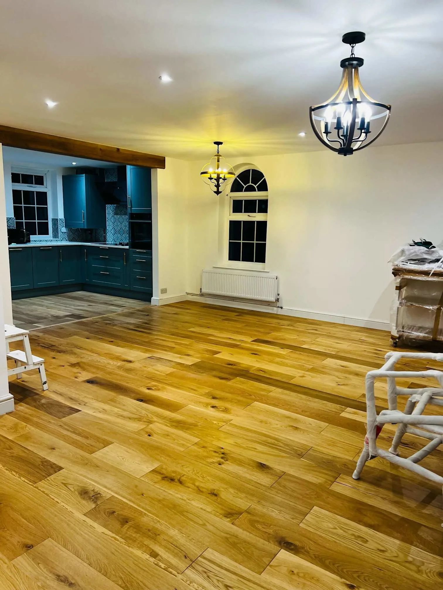 Images Ivo & Tina HK Service Ltd