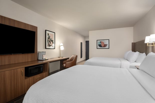 Images Holiday Inn Ontario by IHG