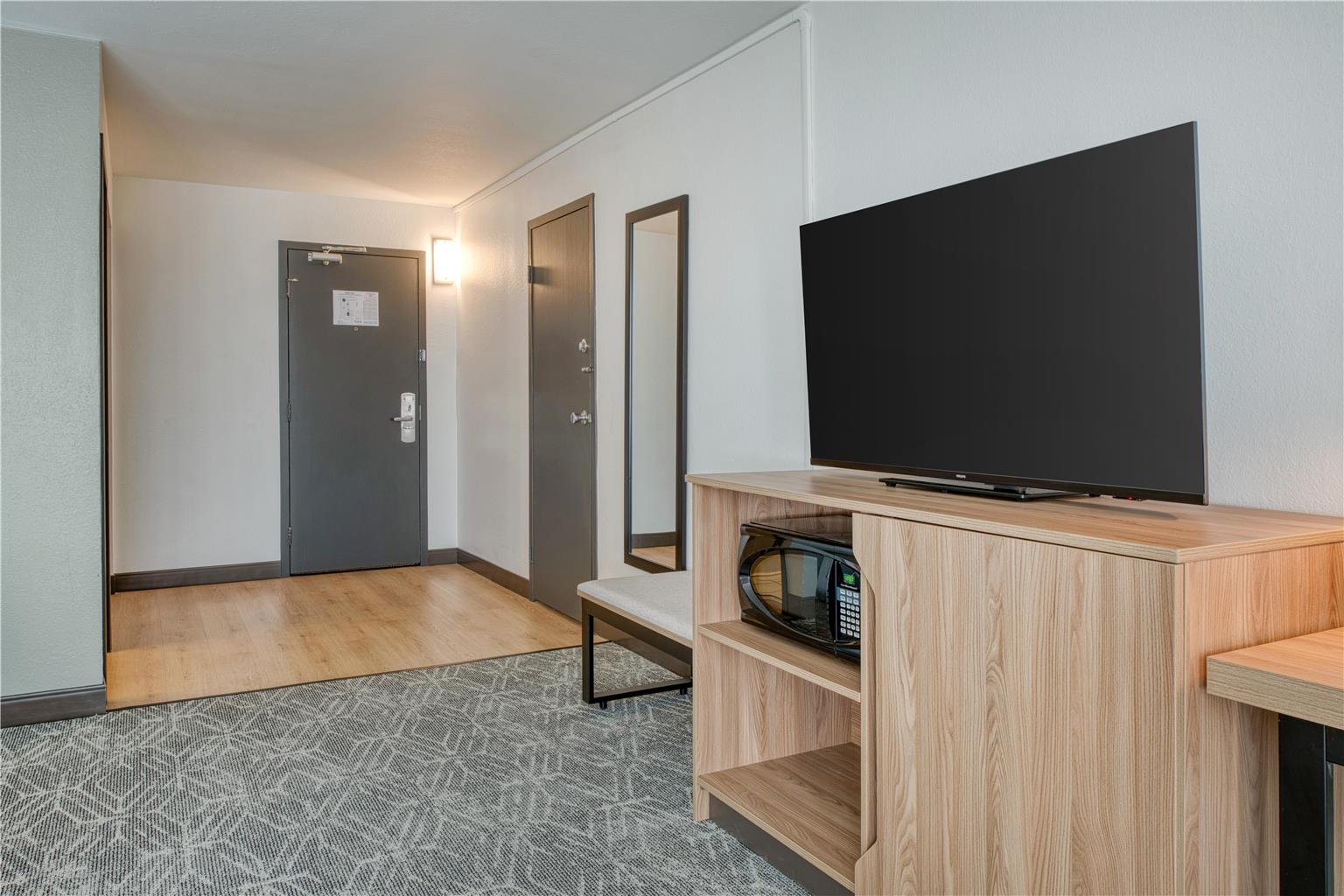 1 King Larger Room