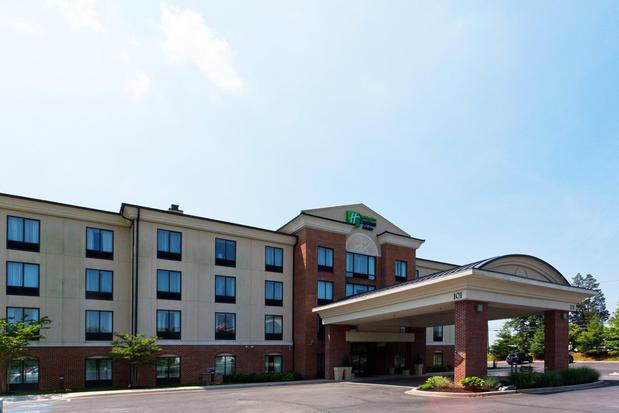 Images Holiday Inn Express & Suites North East, an IHG Hotel