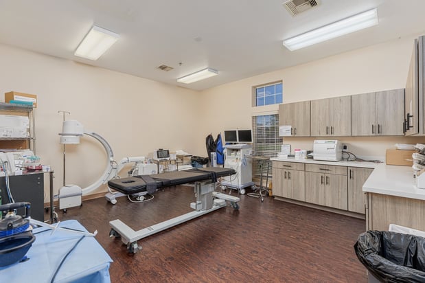 Images CLS Health: Pain Management Associates - Friendswood Edgewood