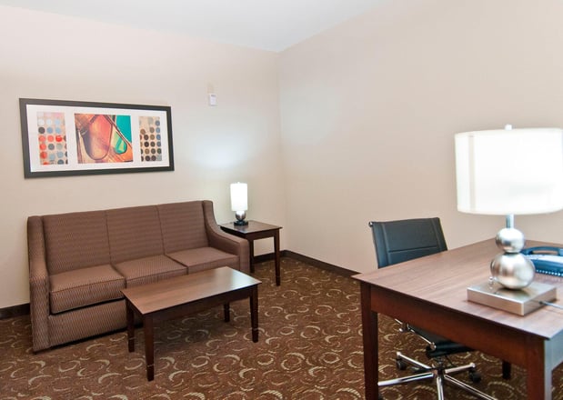 Images Holiday Inn Express & Suites San Antonio - Frost Bank Ctr by IHG