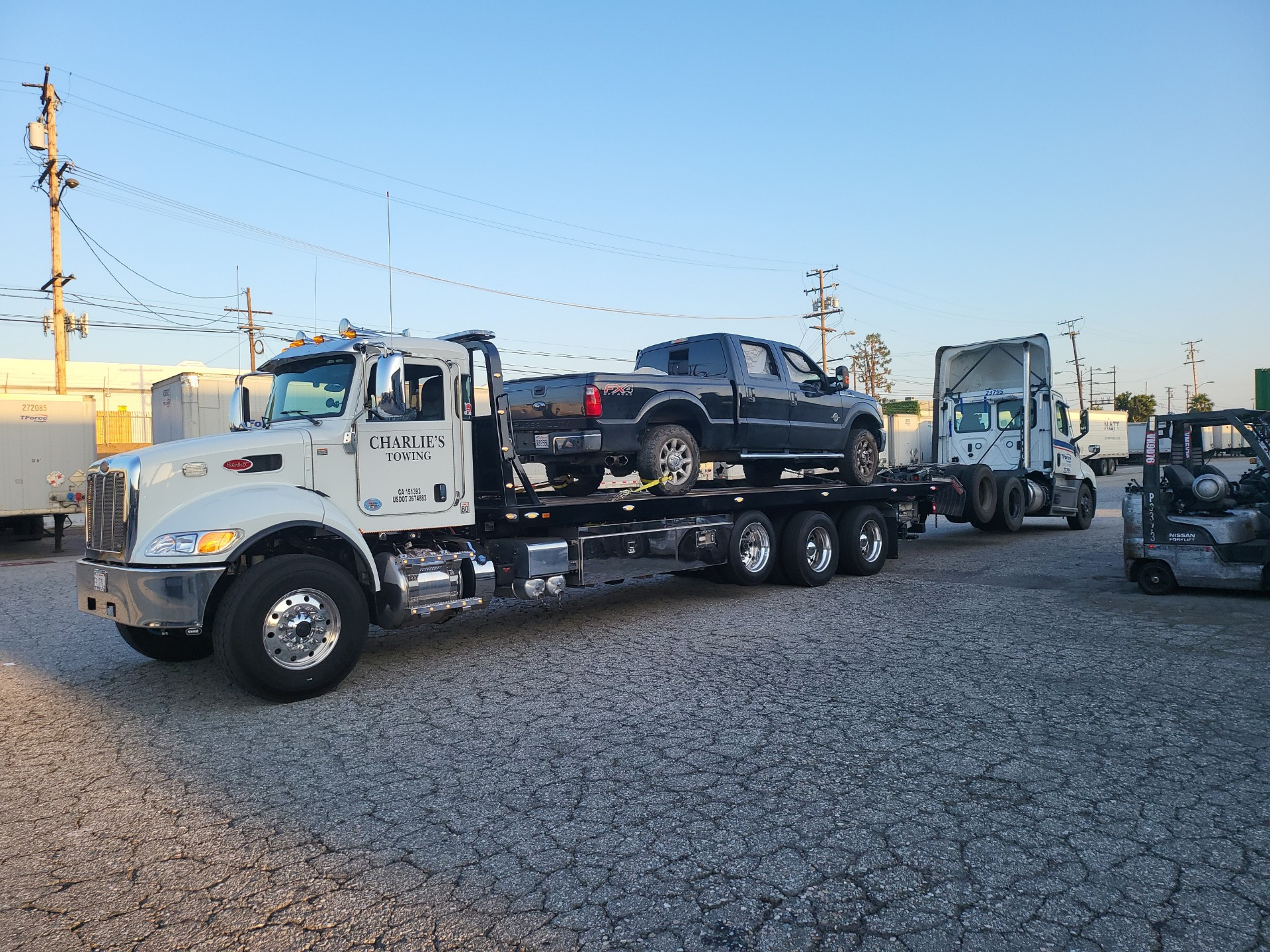 Charlie's 24hr Towing & Heavy Duty Los Angeles (323)261-1802