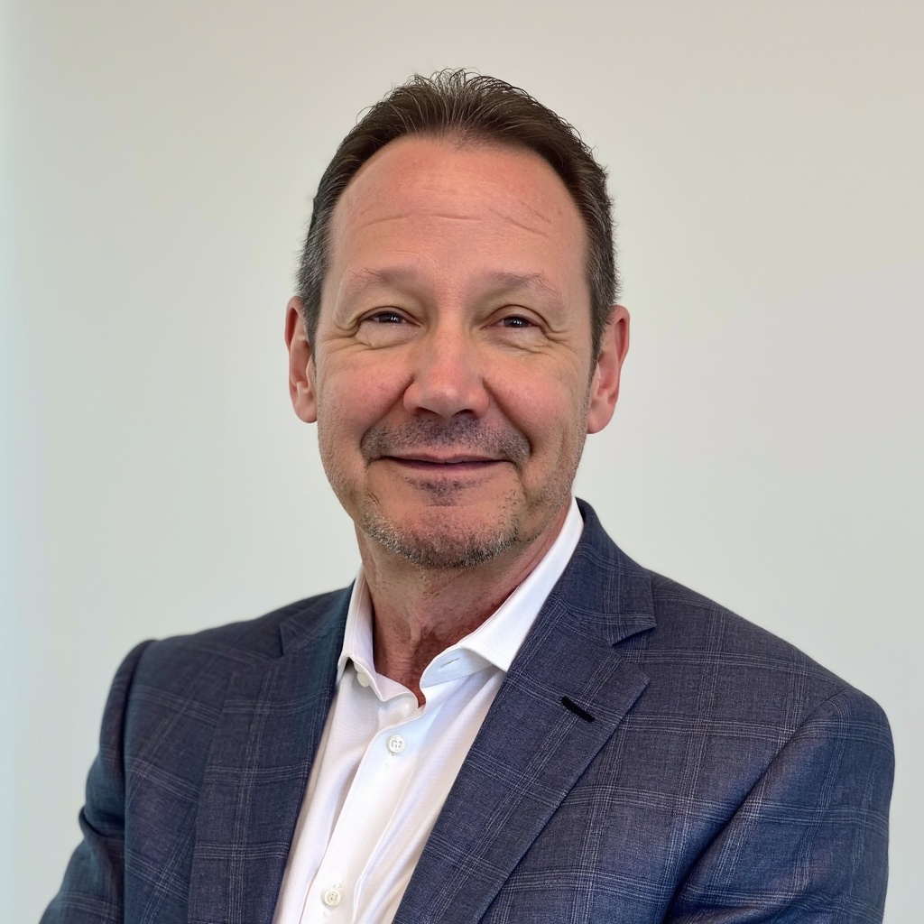 Headshot of Martin Melnik, a wealth advisor at Chase