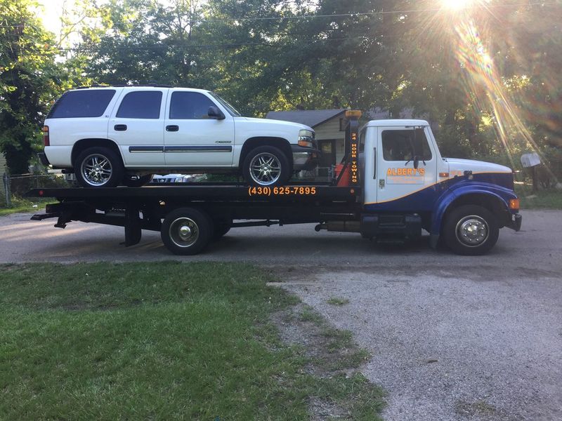 Images Albert's Towing & Transport