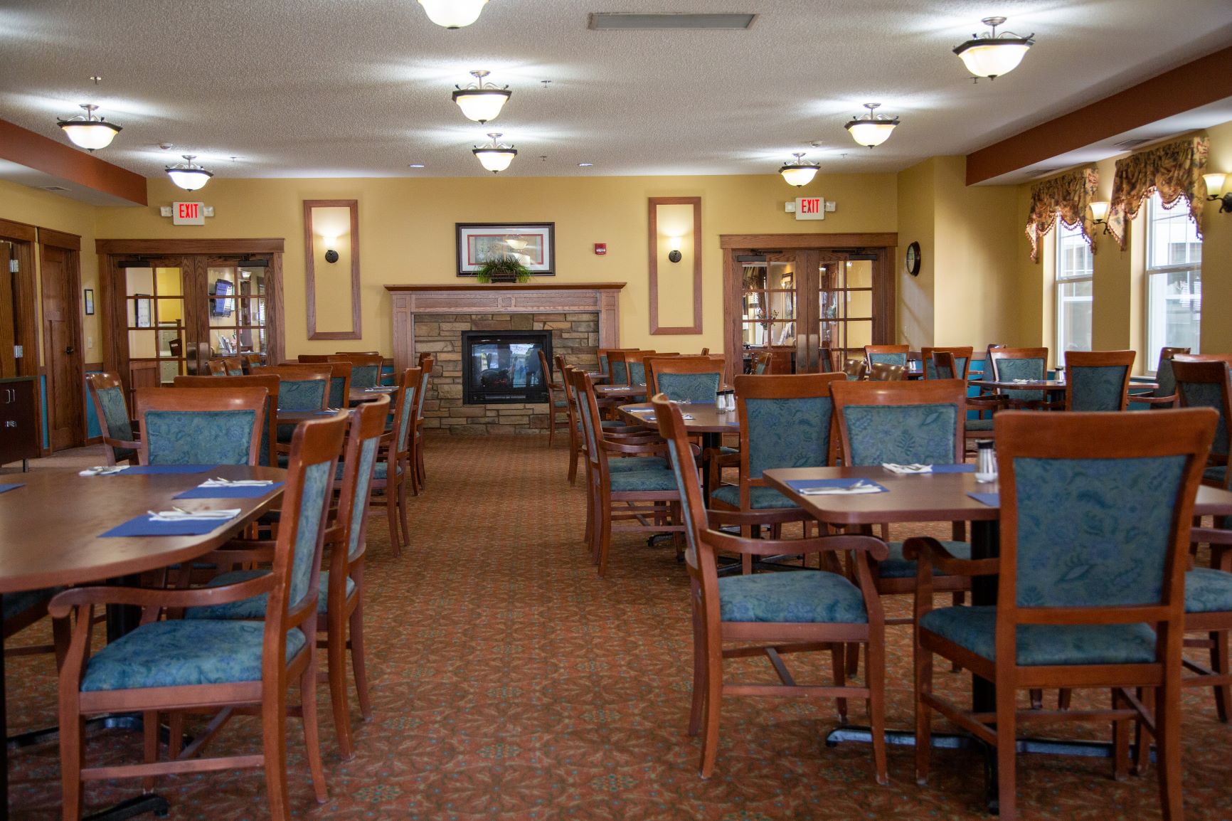 Select Senior Living of Coon Rapid, MN Cozy Gathering Space