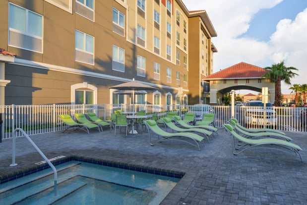 Images Holiday Inn Express & Suites St. Petersburg - Madeira Beach by IHG