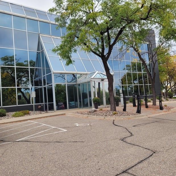 Images The Moeller Group - Niki Moeller- Twin Cities Real Estate