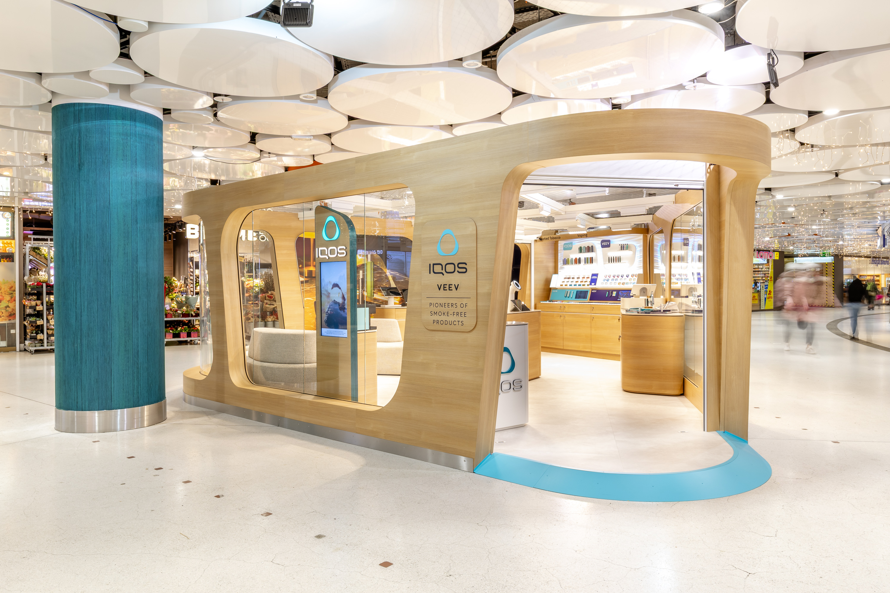 Kundenbild groß 1 IQOS Shop-in-Shop