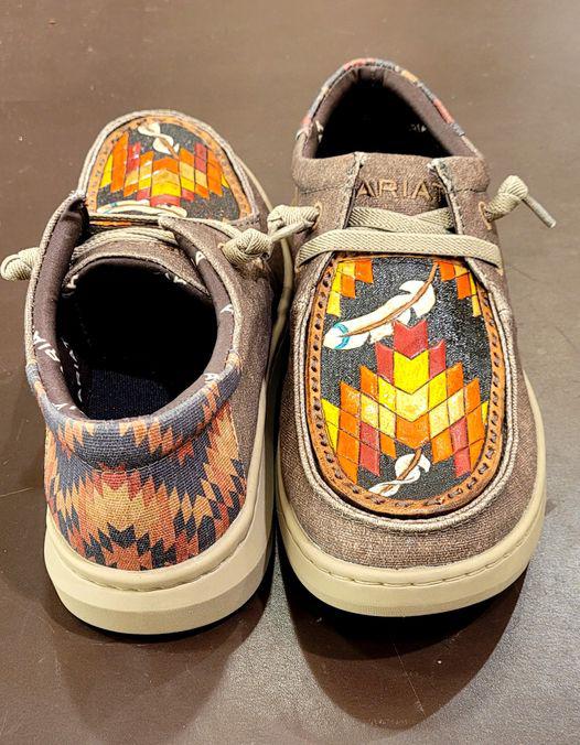 Quick reminder that we have a few spots left for our Customizing Footwear Class this Saturday from 12-5pm!  Sign up today!