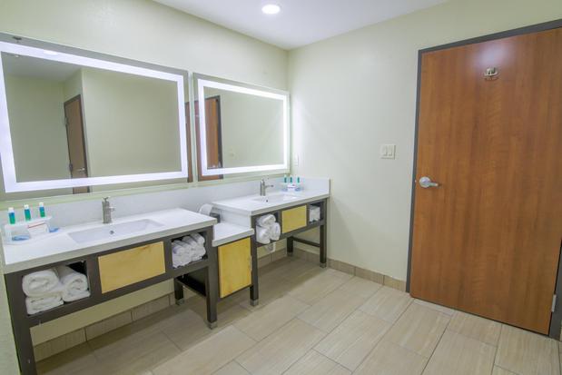 Images Holiday Inn Express & Suites Raymondville, an IHG Hotel